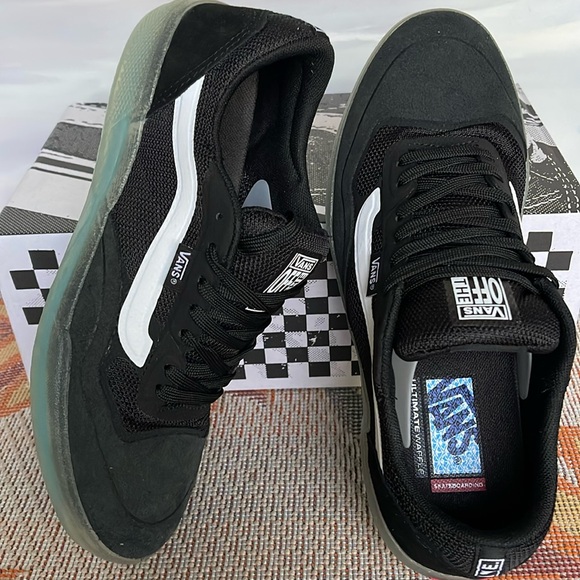 Vans Men’s Ave
Black/White
VN0A5JIBY28
Sneakers - Picture 12 of 16